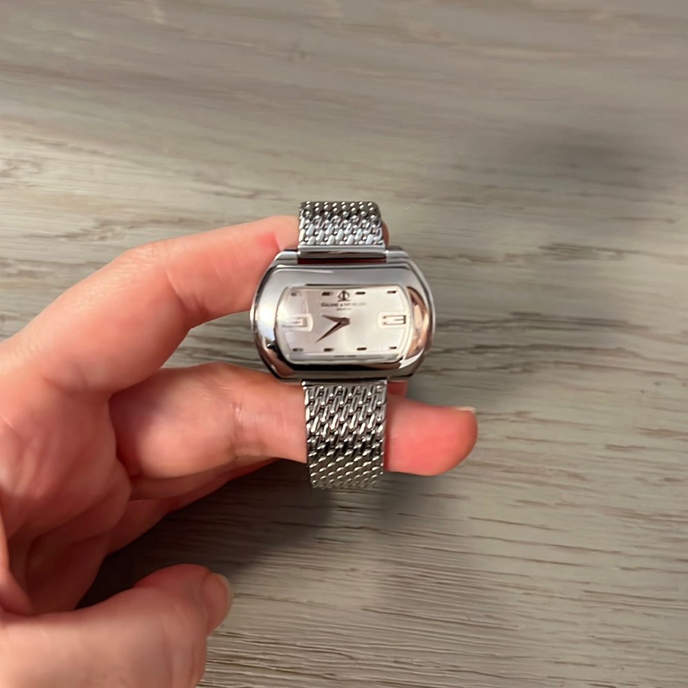 Baume & Mercier Hampton City watch . Never worn . Needs battery .